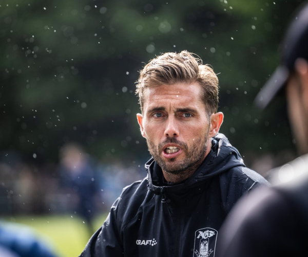 Jakob Poulsen laver taktisk oplæg.