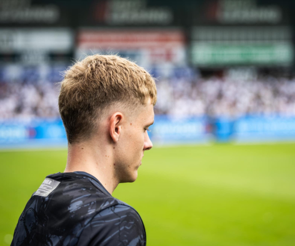 Sebastian Jørgensen på vej på Sydbank Park.