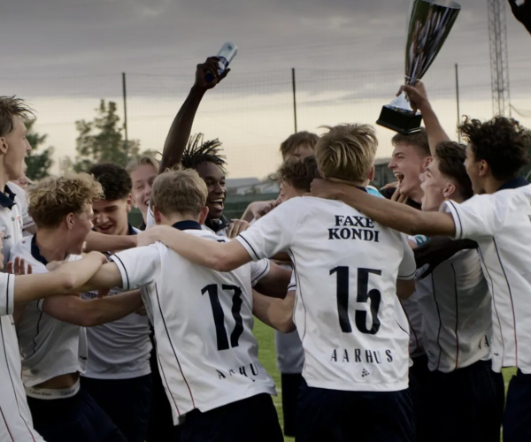 AGF U19 fejrer sejren i De Nordiske Mesterskaber 2025.