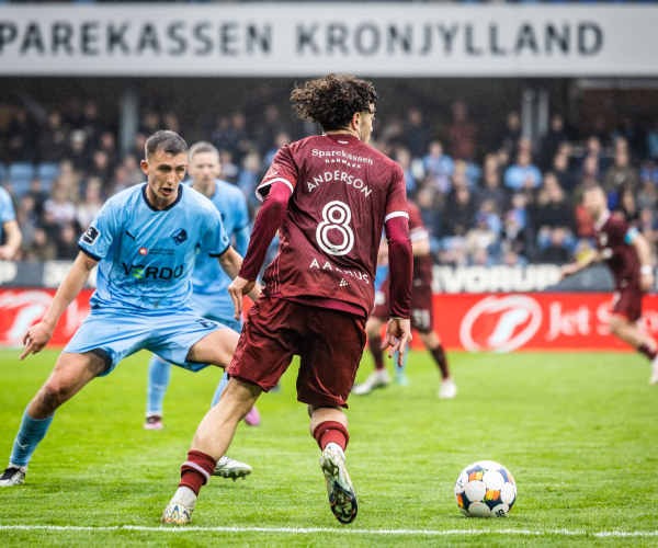 Mikael Anderson i kamp mod Randers FC.