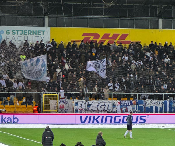 AGF-fans flager i Farum.