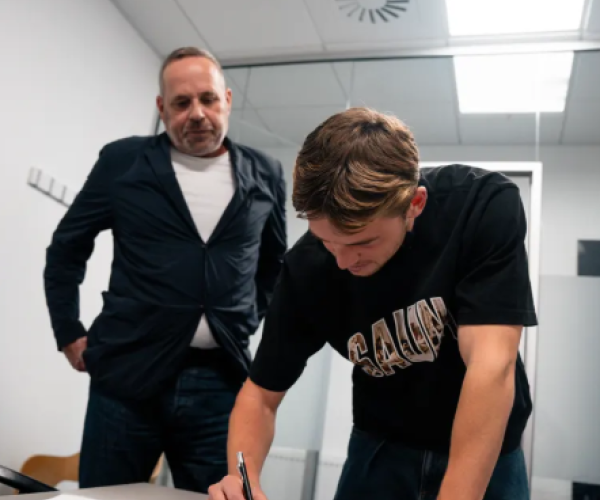 Callum McCowatt er ny mand i AGF-trøjen.
