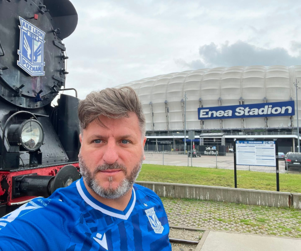 Jarek Furmaga ved Enea Stadion i Poznan.