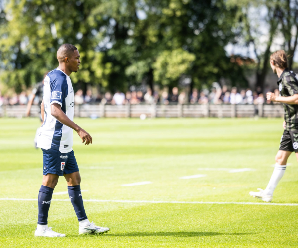 Gift Links på banen på Fredensvang mod OB.