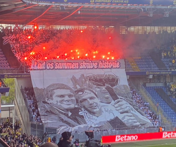 AGF-fans med tifo mod BIF 2026.