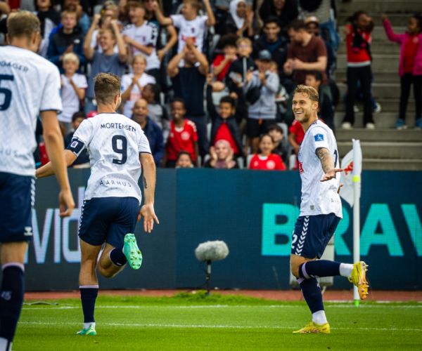 Patrick Mortensen og Felix Beijmo jubler over scoringen mod Lyngby, d. 27. august 2023