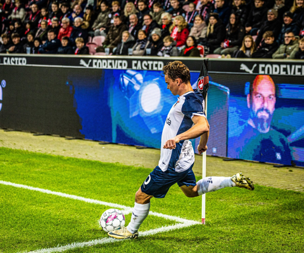 Kristian Arnstad tager hjørnespark for AGF.