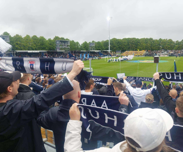 AGF-fans på stemningsafsnittet i Vejlby.