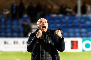Uwe Rösler med knyttede næver.