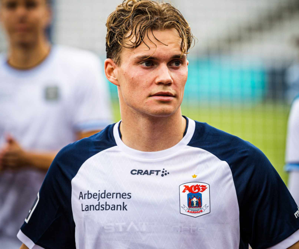 Kristian Arnstad i hjemmebanetrøjen 2024.
