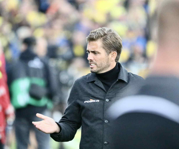Jakob Poulsen på sidelinjen mod Brøndby IF.