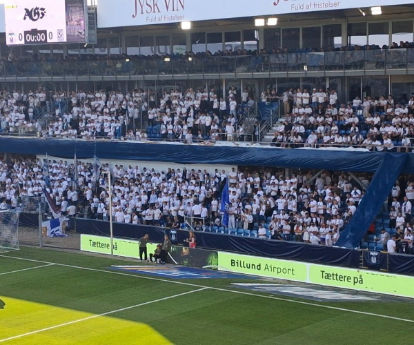 Nordtribunen på Cepheus Park med AGF-fans.