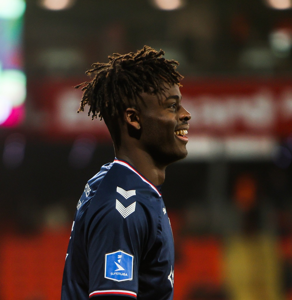 Yann Bisseck under kamp for AGF mod AaB