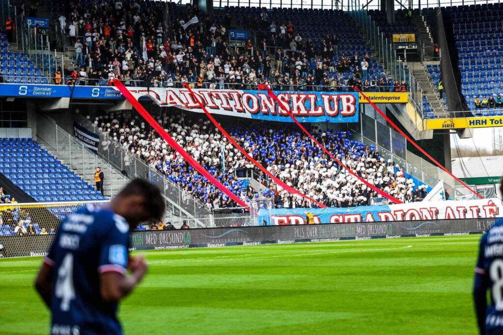 AGF-fans på Brøndby Stadion søndag d. 16. april 2023.