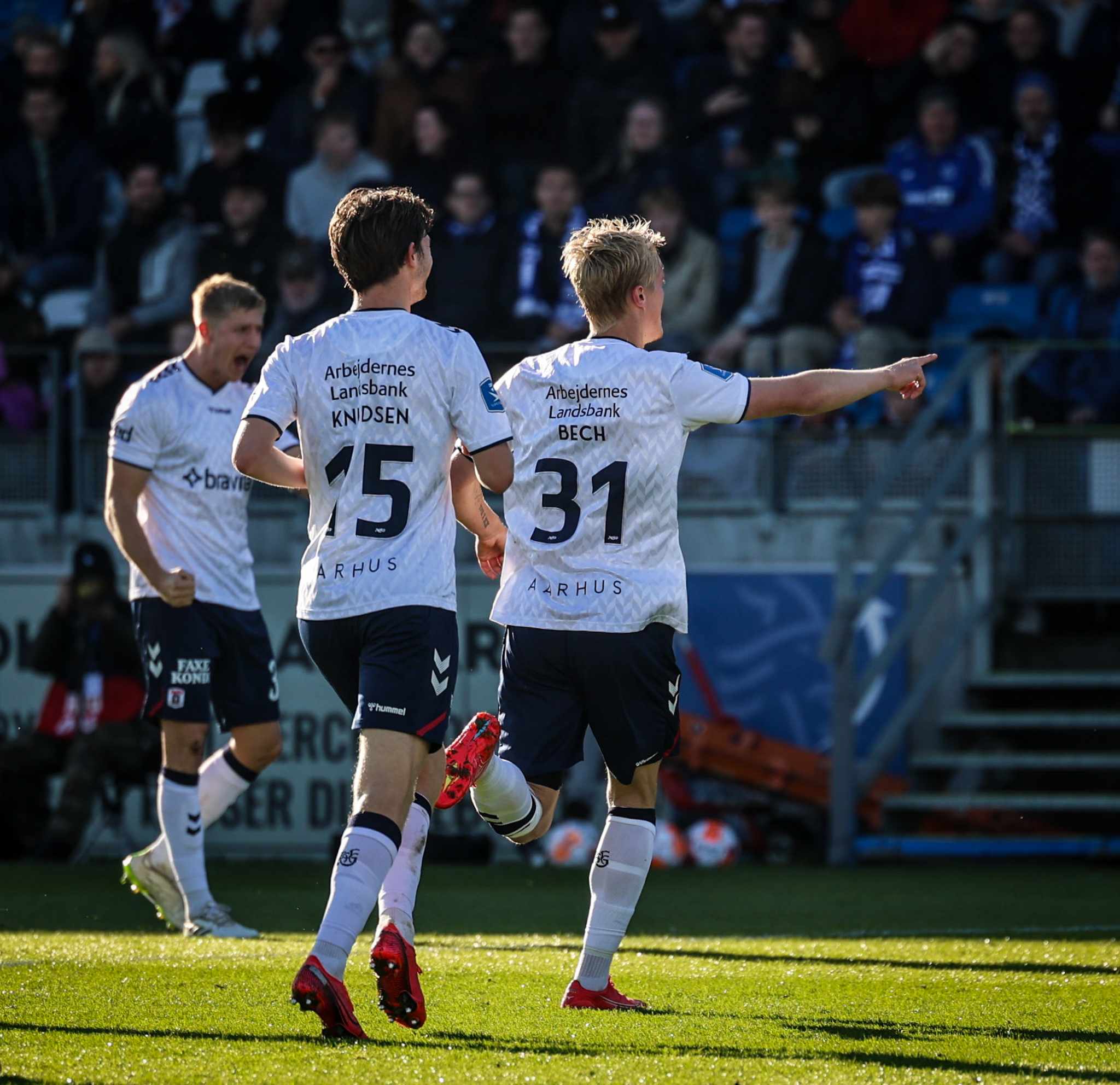 Tobias Bech jubler over at have scoret i Lyngby d. 22. oktober 2023