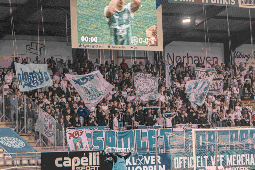 AGF fans på udebaneafsnit i Viborg.