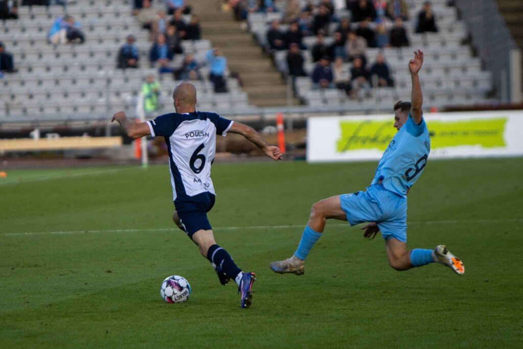 Nicolai Poulsen Tackling