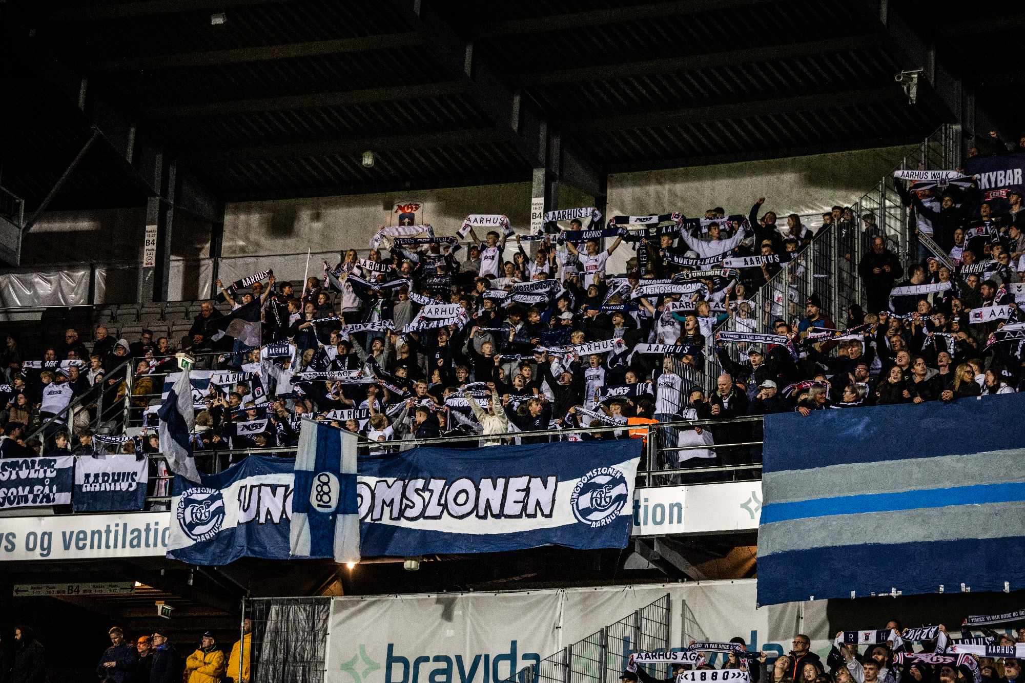 Ungdomszonen på B4 Øvre mod Brøndby IF.