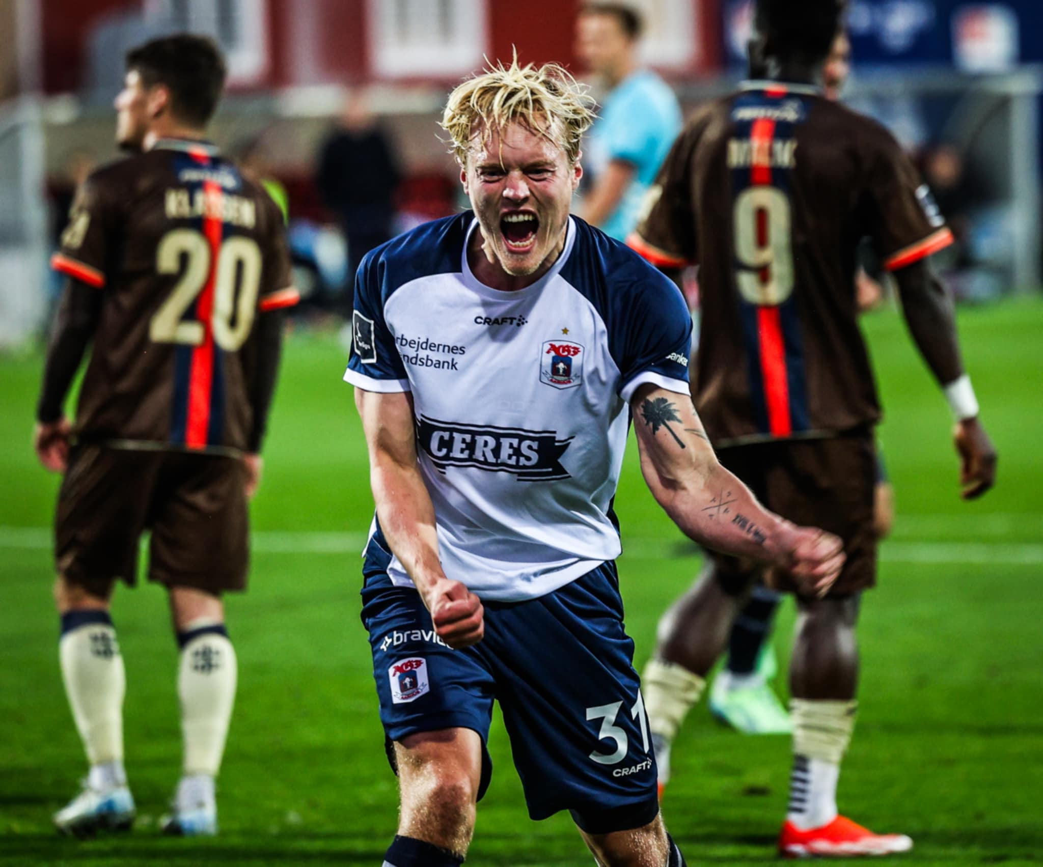 Tobias Bech jubler på Ceres Park.