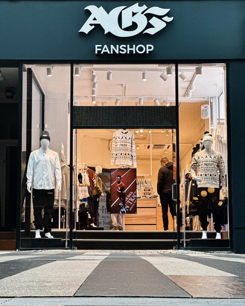 AGF's nye fanshop er åbnet på Strøget i Aarhus.