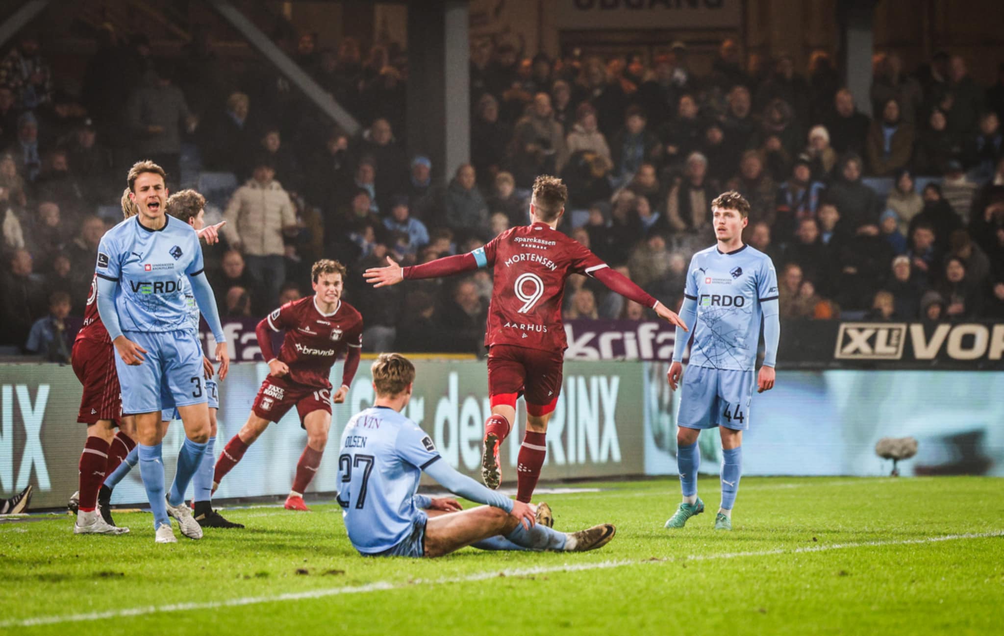 Patrick Mortensen jubler efter scoring mod Randers på Cepheus Park.