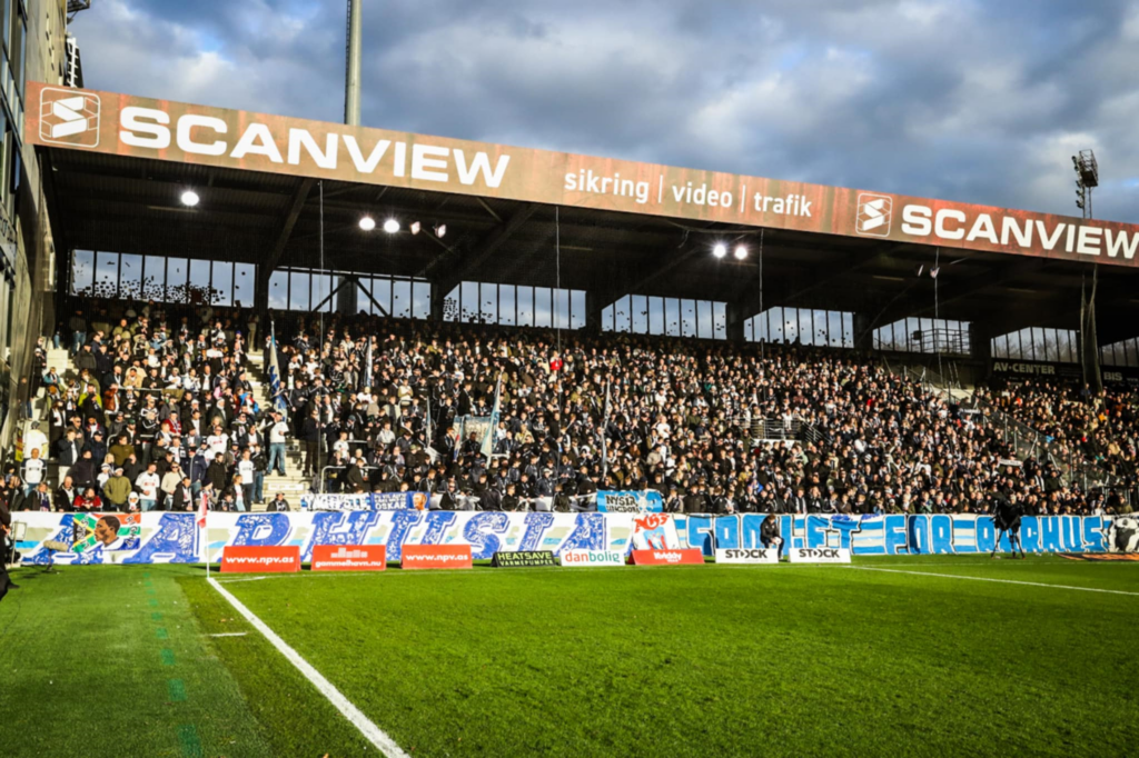 AGF-fans på Vejle Stadion.