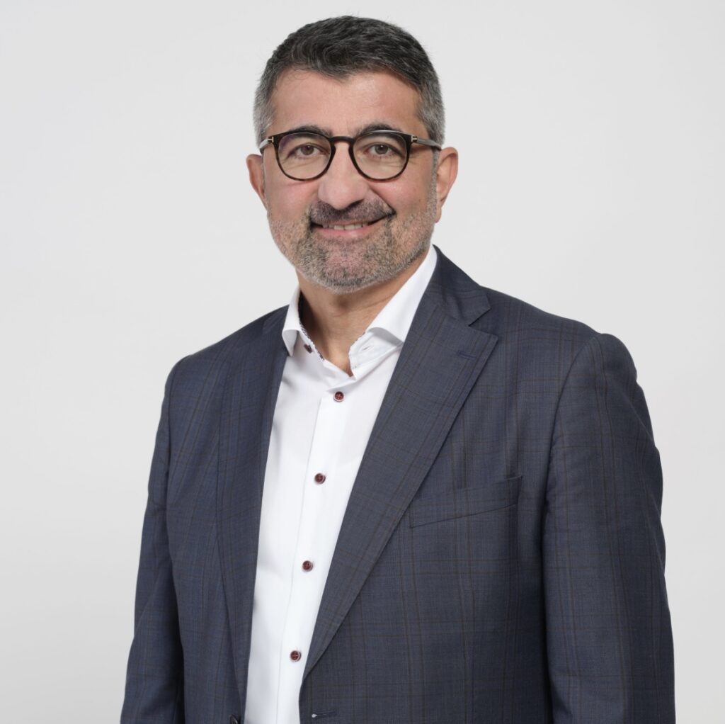 Bünyamin Simsek er medlem af Aarhus Byråd valgt for De Konservative.