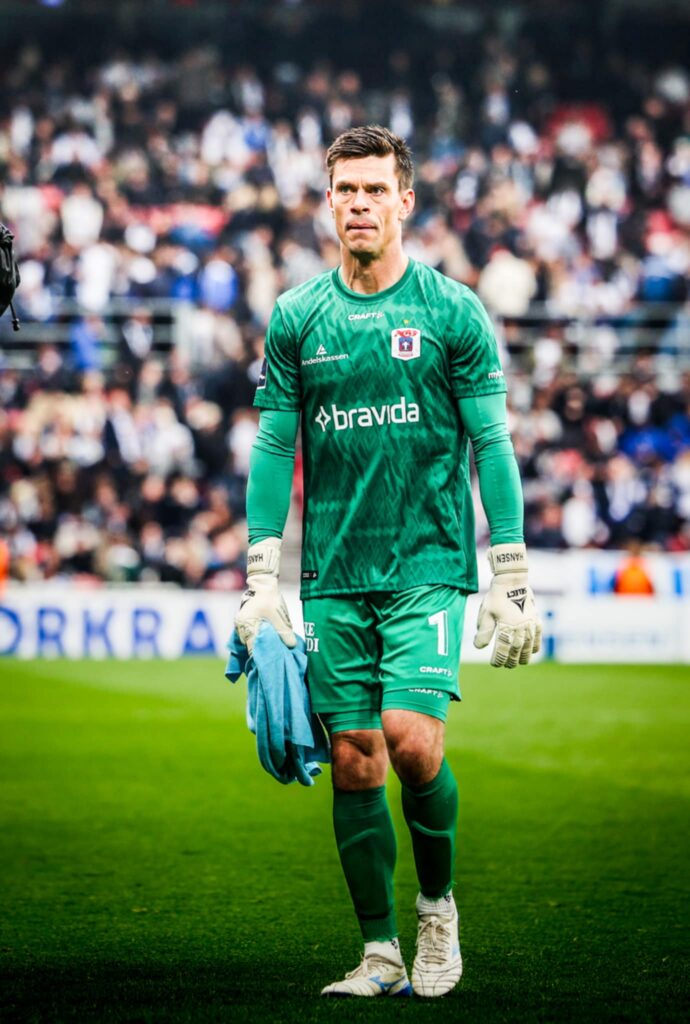 Jesper Hansen går i Parken.