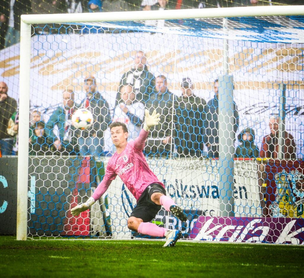 Jesper Hansen redder ikke straffespark i Randers.