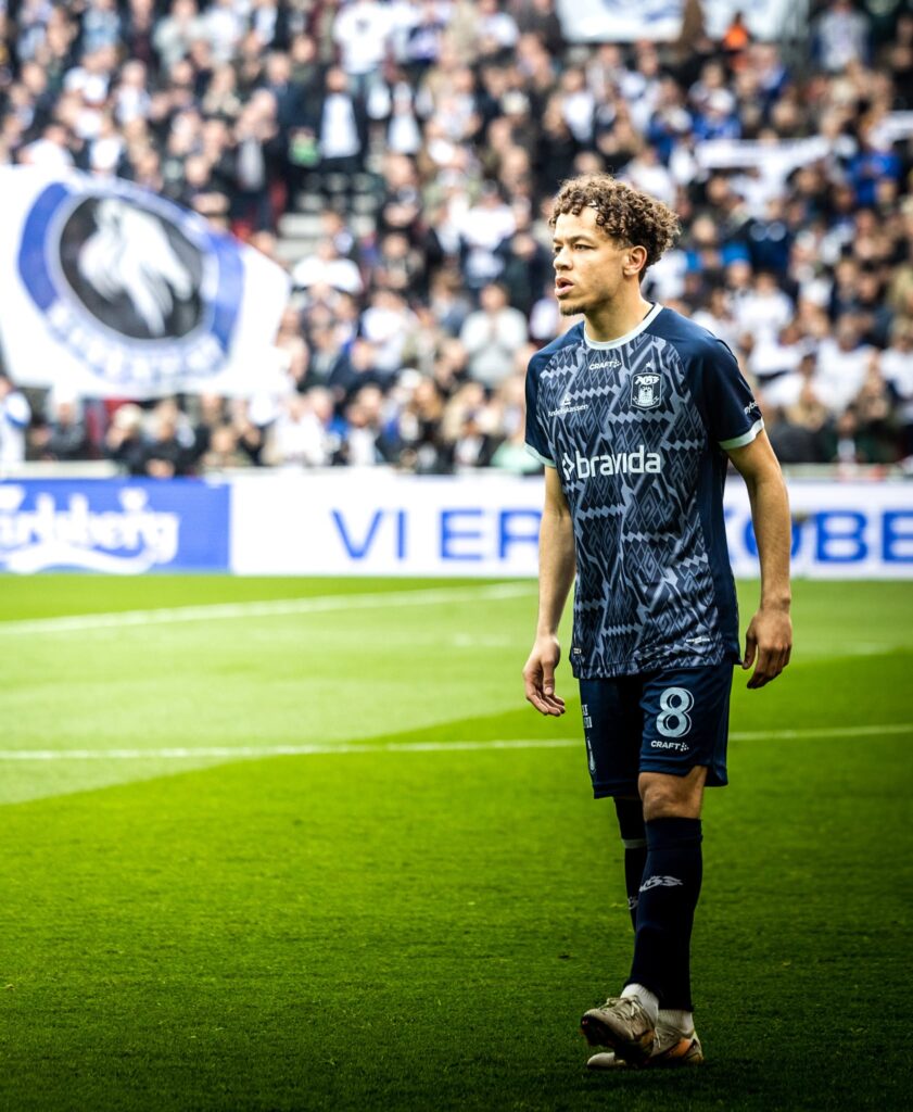 Mikael Anderson i kamp mod FCK i Parken.