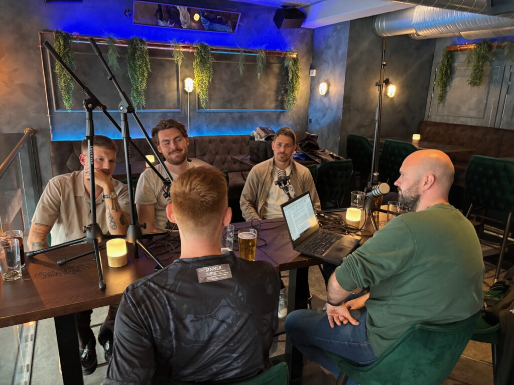 Lyden AGF-panelet optager podcast på Panenka.