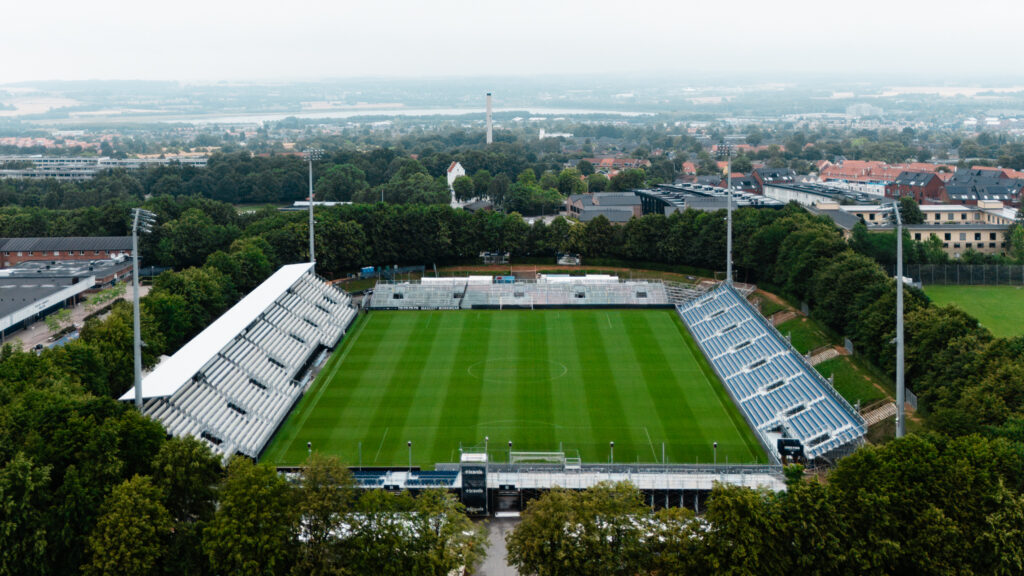 Ny hovedtribune på Ceres Park Vejlby