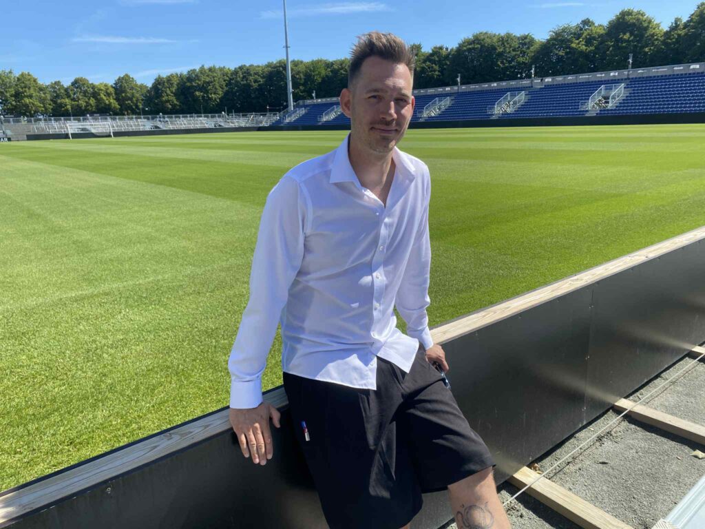 Marketingdirektør i AGF, Asger Munkholm på Ceres Park Vejlby.