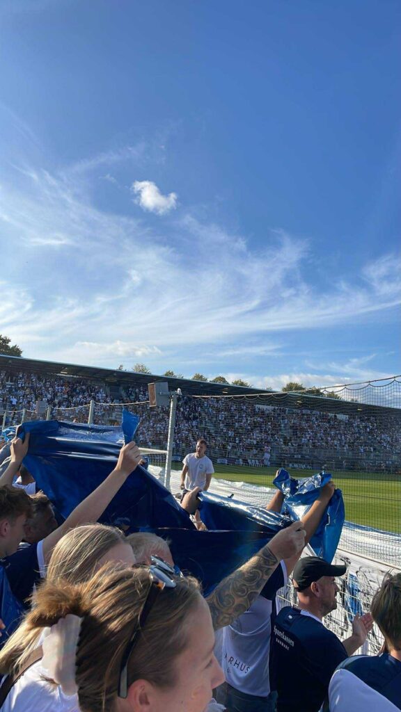 AGF-fans med mosaik i Vejlby.
