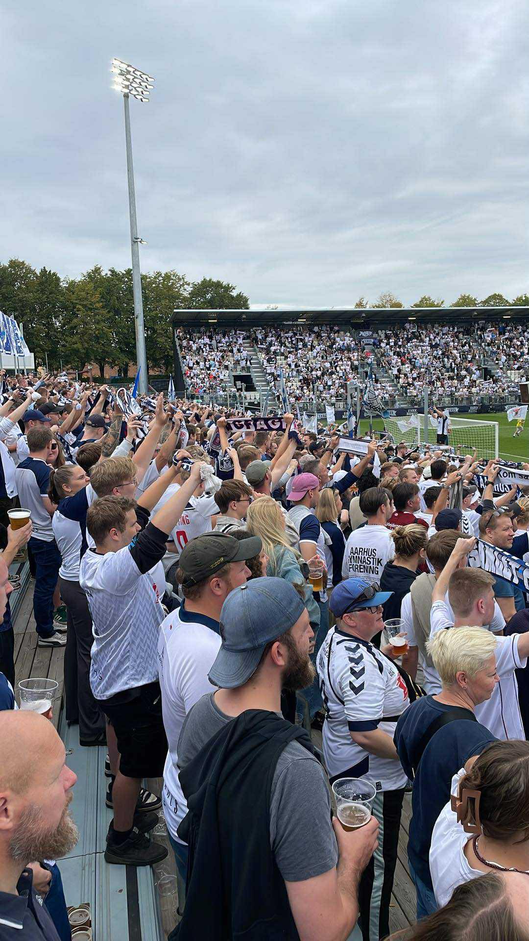 AGF-fans på stemningsafsnittet til kamp mod FC Fredericia.