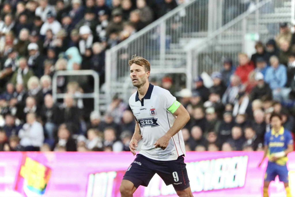 Patrick Mortensen i kamp mod Brøndby IF i Vejlby 2025.