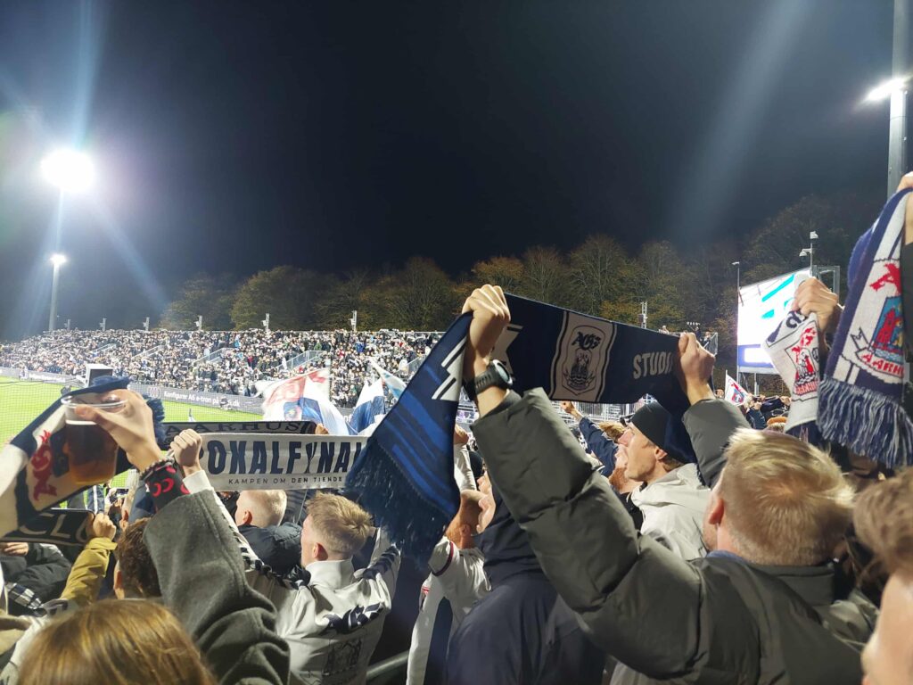 AGF-fans på stemningsafsnittet mod FCN på Ceres Park Vejlby.