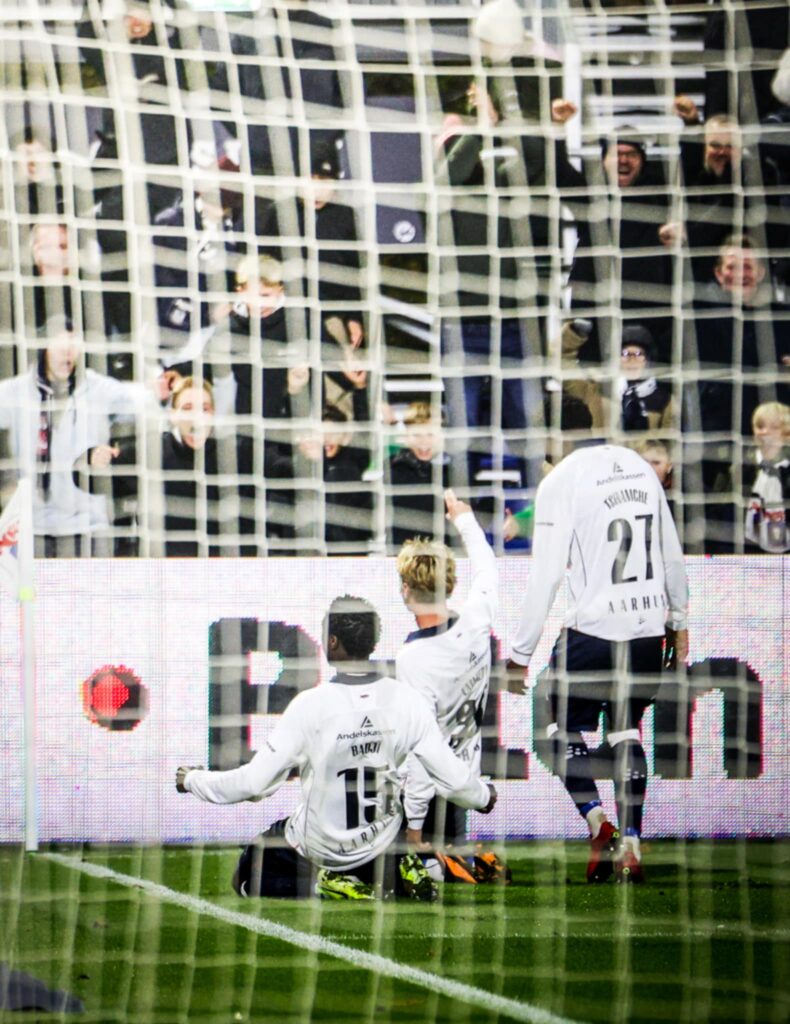 Frederik Emmery jubler efter scoring for De Hviie.