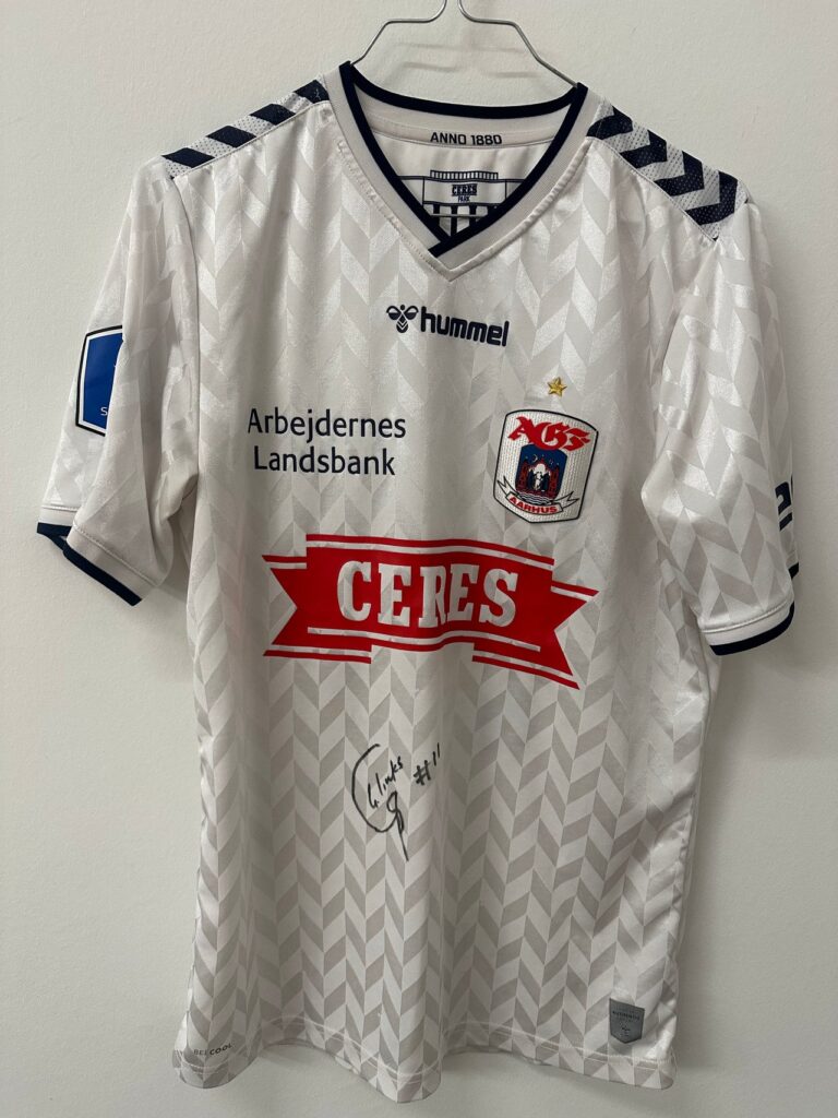 Gift Links matchworn trøje til salg.