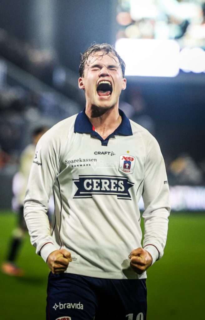 Kristian Arnstad jubler efter mål mod Sønderjyske.