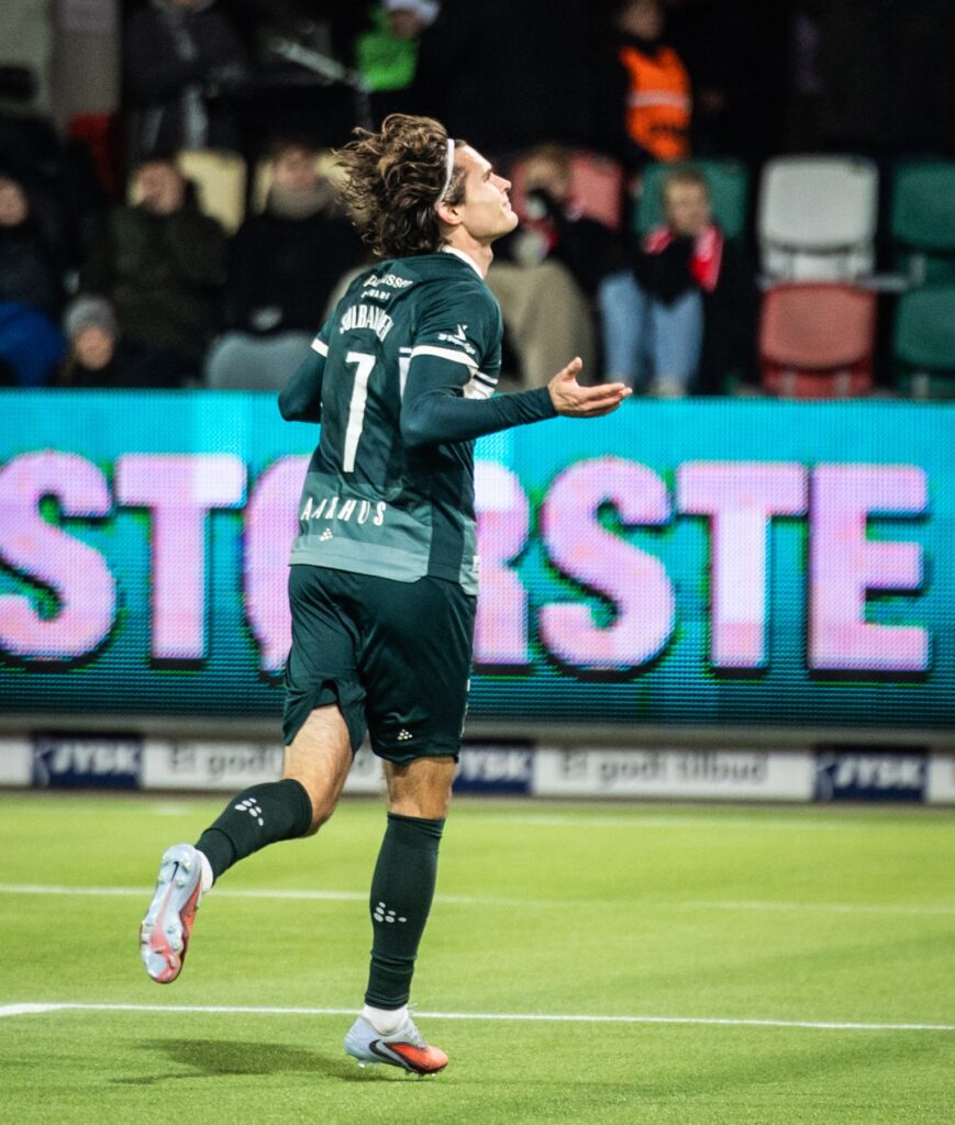Markus Solbakken jubler efter mål på JYSK Park.