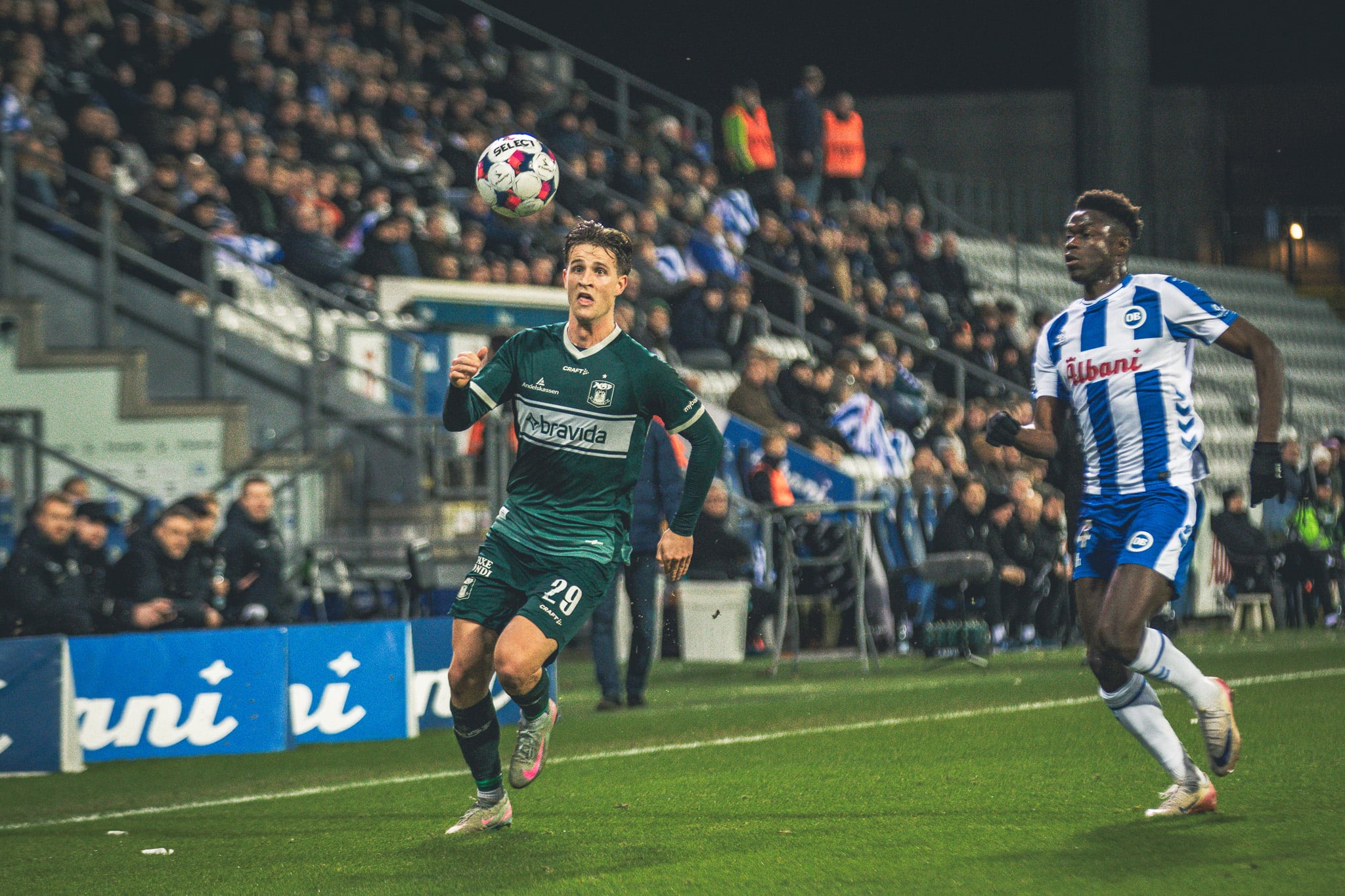 Rasmus Carstensen i løbeduel mod OB.