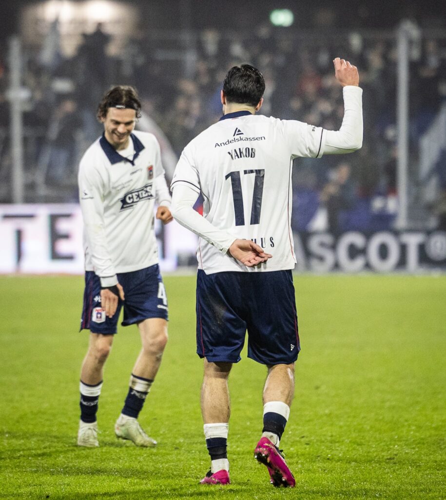 Kevin Yakob og Magnus Knudsen i jubel.