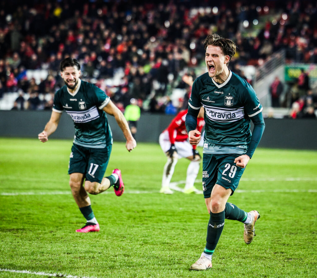 Rasmus Carstensen jubler efter scoring i Vejle.