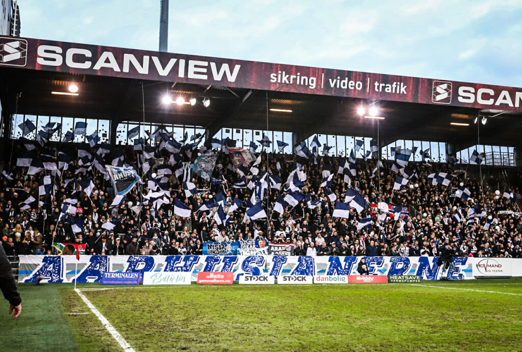 AGF-fans på udebane i Vejle.
