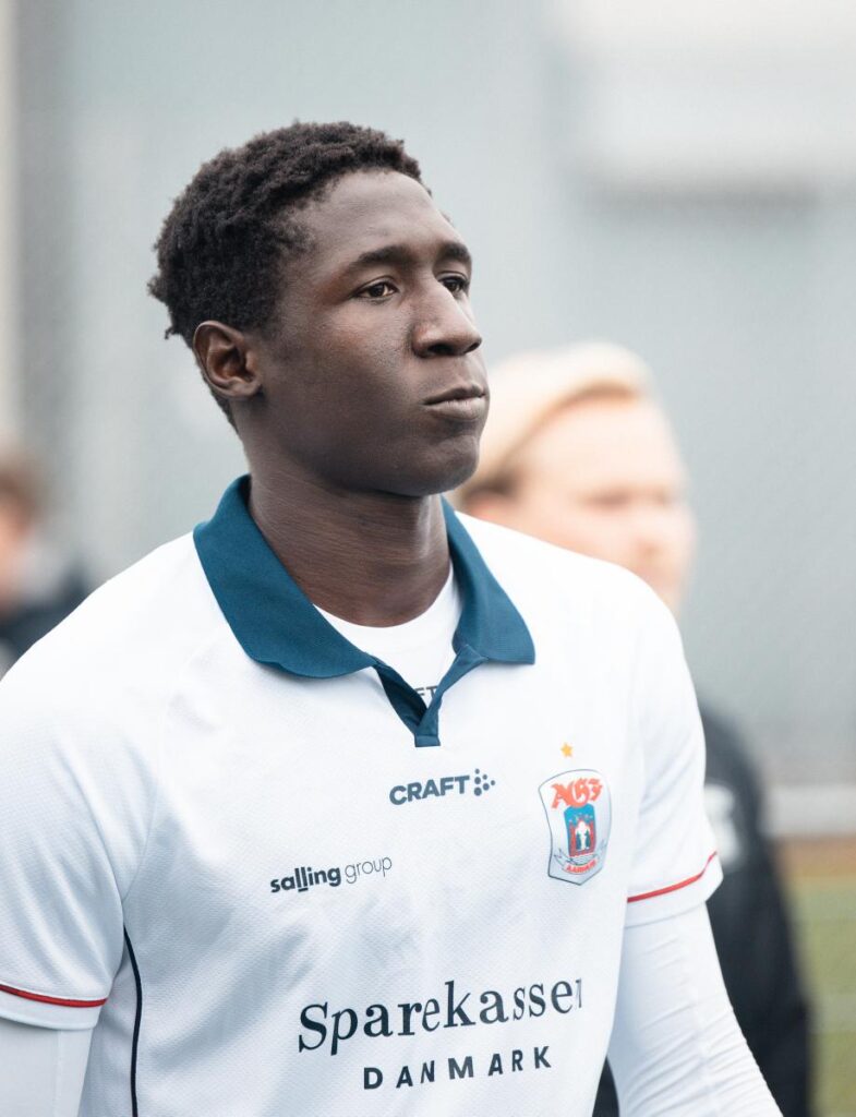 Mouhammade Camara med fast blik.