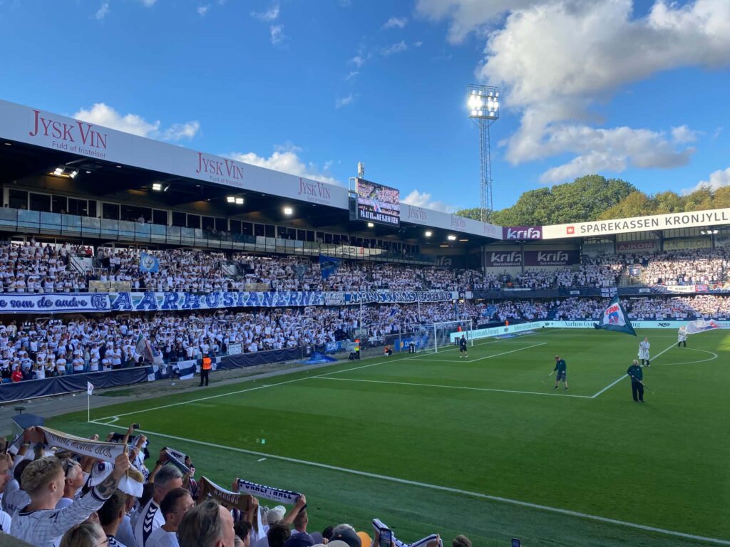 AGF-fans på Cepheus Park mod Sabah.