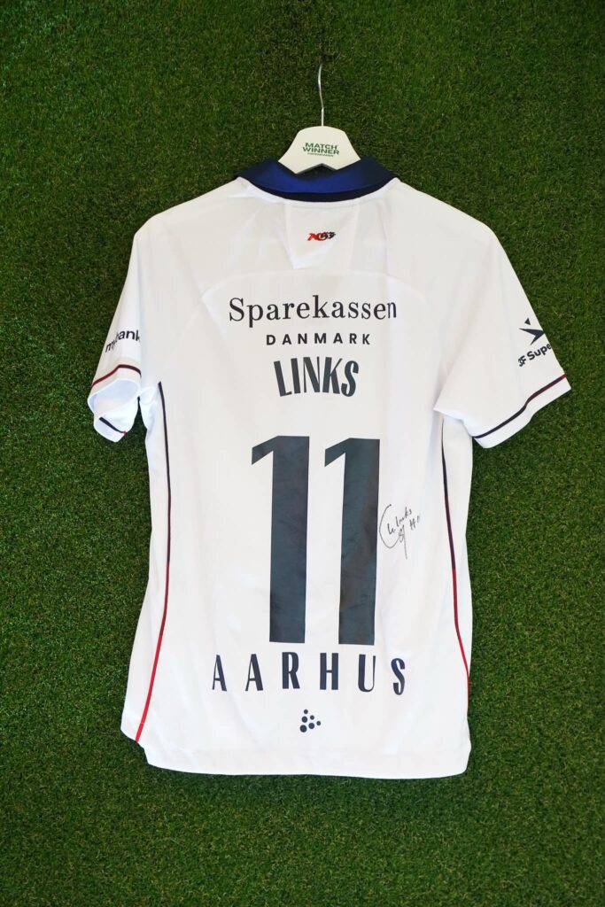 Gift Links matchworn trøje.