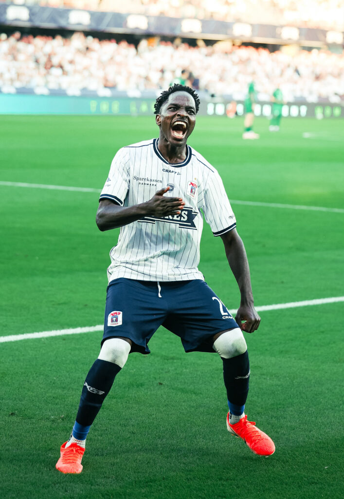 James Bogere jubeldanser.