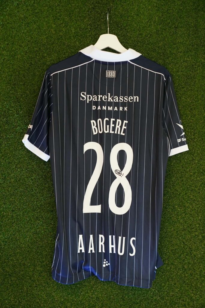 James Bogere matchworn trøje.